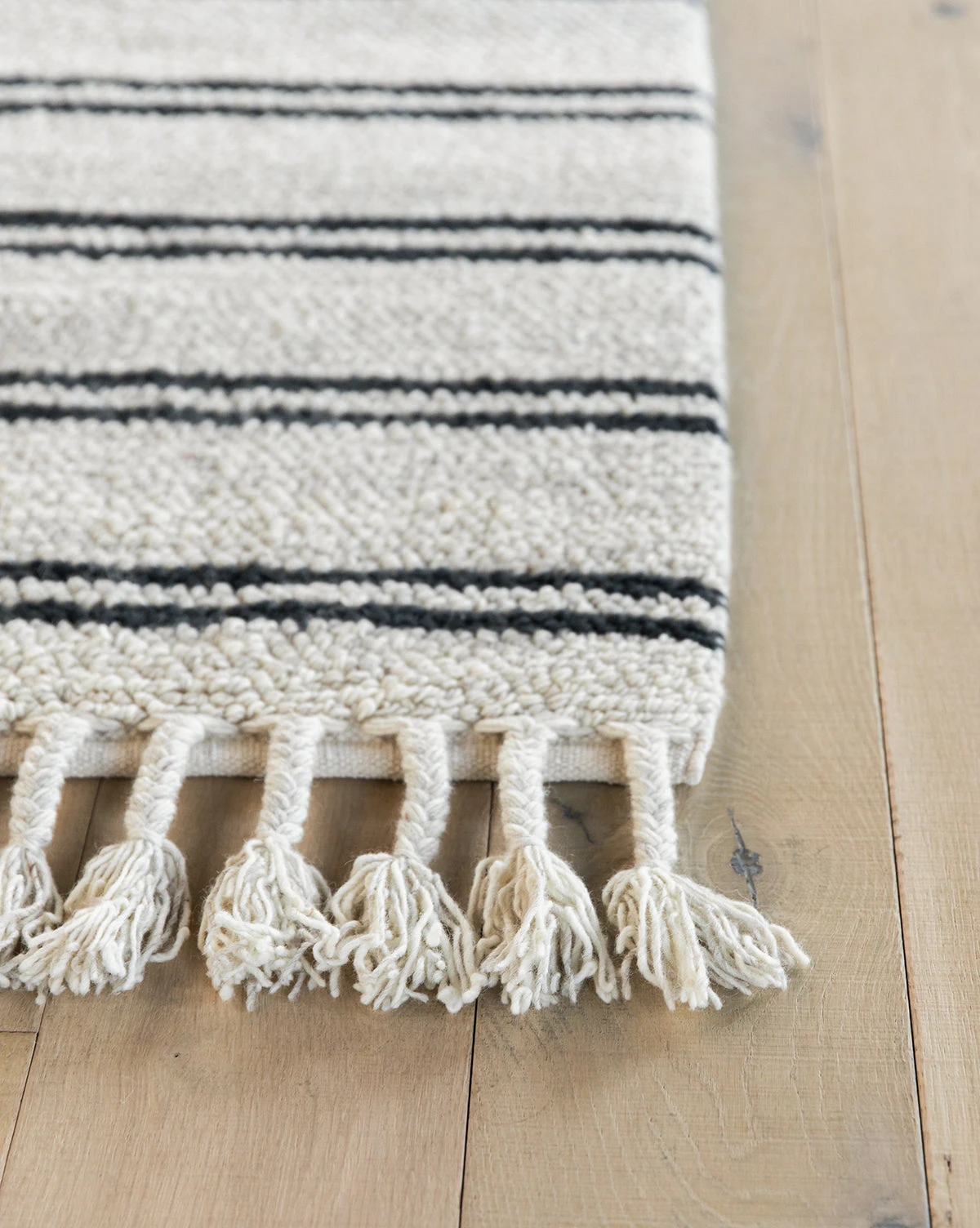 Soliel Handwoven Wool Rug - Image 4