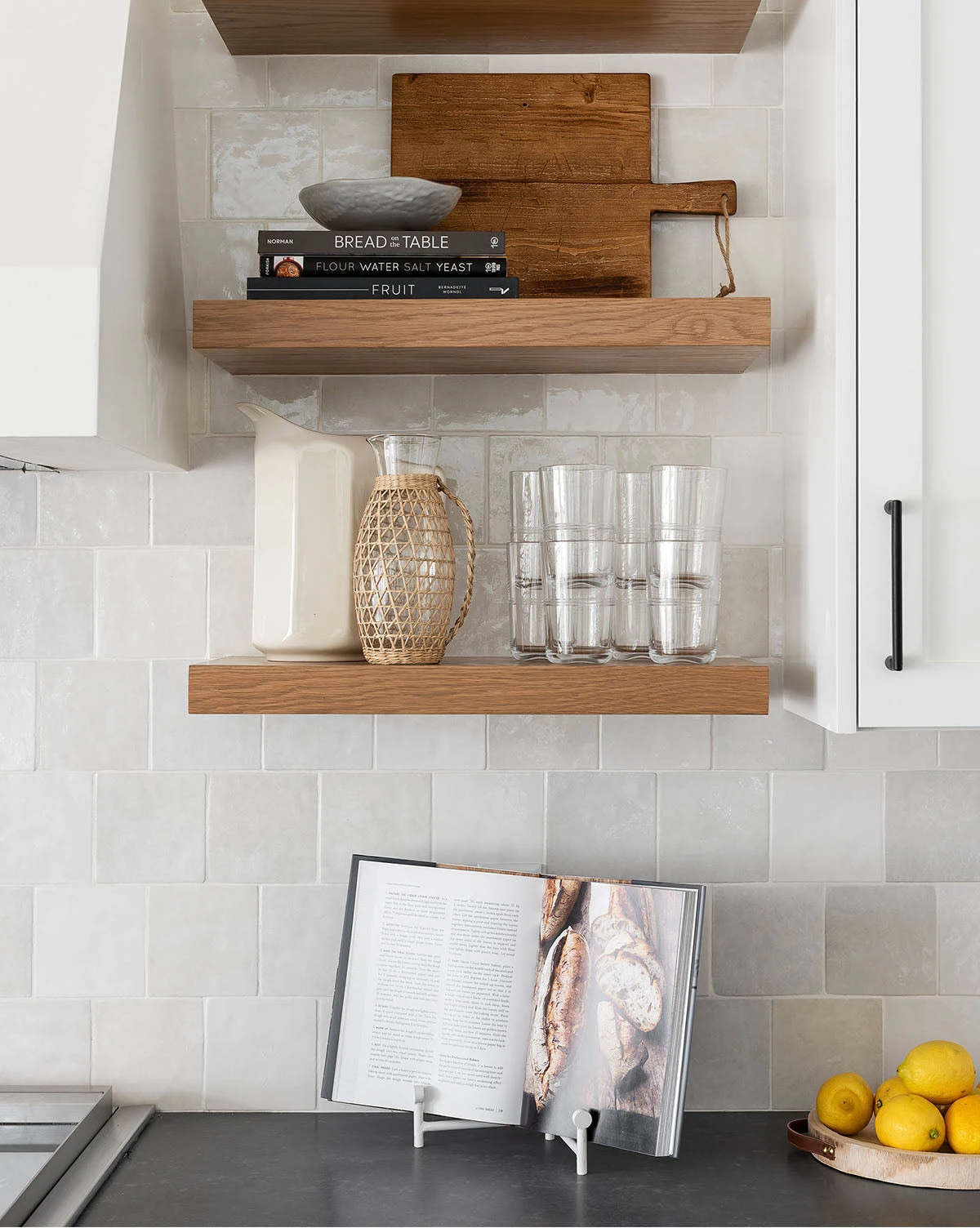 Rounded Edge Easel - Image 2